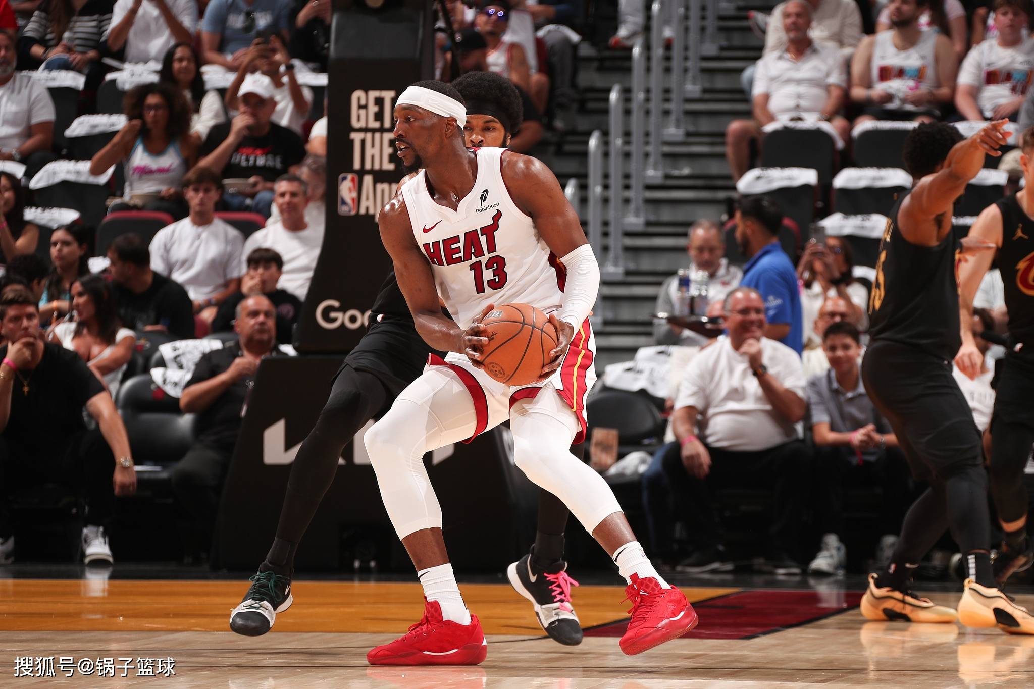 巴特勒连续二十场比赛得分超过问鼎冠军,巴黎圣日耳曼挑战极限!的简单介绍 巴特勒连续二十场比赛得分超过问鼎冠军,巴黎圣日耳曼挑战极限!的简单介绍