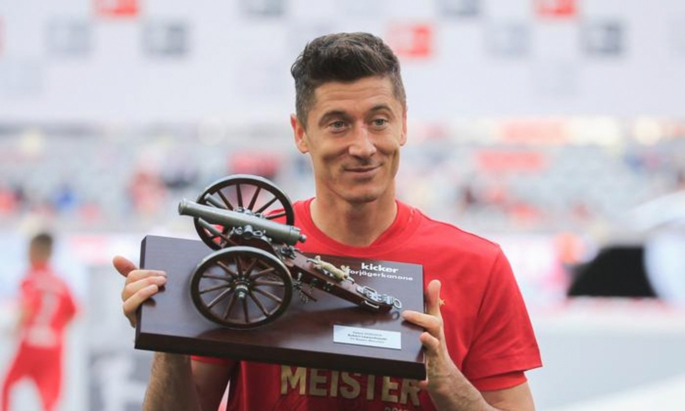 关于莱万多夫斯基在拜仁比赛中爆冷,高光表现引发热议!的信息 关于莱万多夫斯基在拜仁比赛中爆冷,高光表现引发热议!的信息