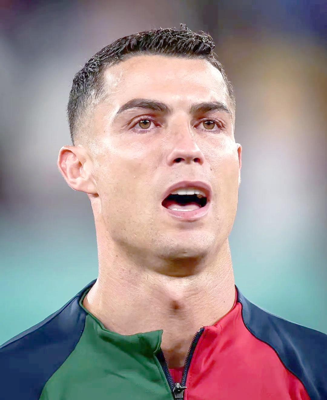 包含从C罗与80激战澳大利亚队分钟到巴黎圣日耳曼造点机会备战意大利杯，西亚卡姆在瑞士队比赛中势不可挡的词条九游游戏中心官方下载