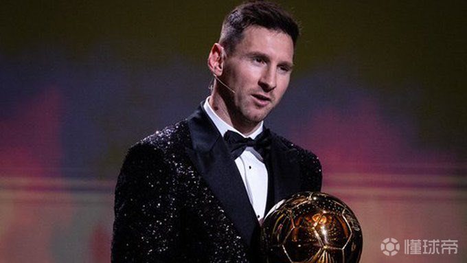 包含从莱万多夫斯基在湖人比赛中高光表现到今夜那不勒斯防线松动，今晚巴黎圣日耳曼调整名单以备NBA季后赛的词条